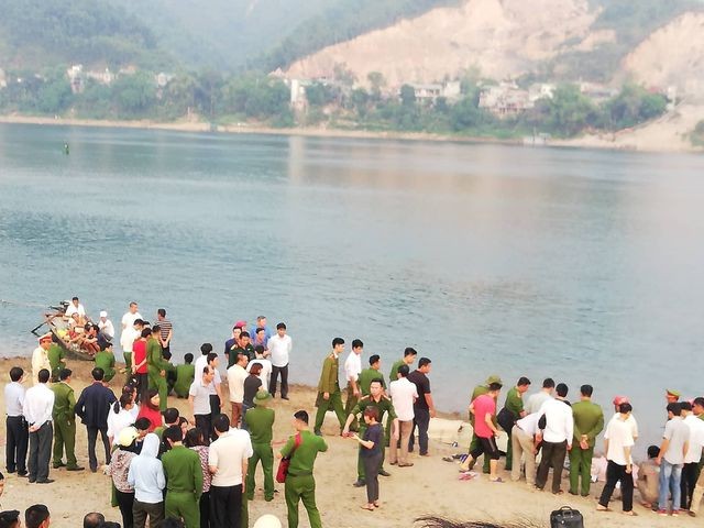 Hoà Bình: 8 học sinh chết đuối trên sông Đà ảnh 5