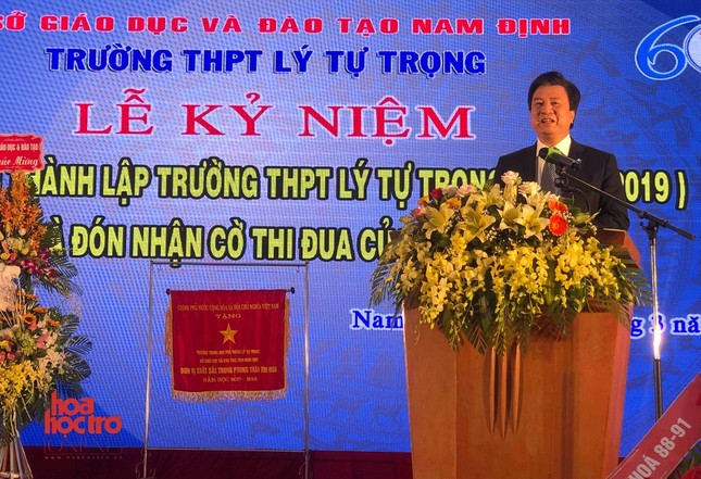 Nam Định: Teen THPT Lý Tự Trọng thướt tha trong ngày kỷ niệm 60 năm thành lập trường ảnh 6