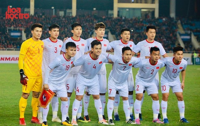 U23 Việt Nam vs U23 Indonesia: Từ cú đá phạt của Quang Hải, Việt Hưng ghi bàn ở phút cuối ảnh 1