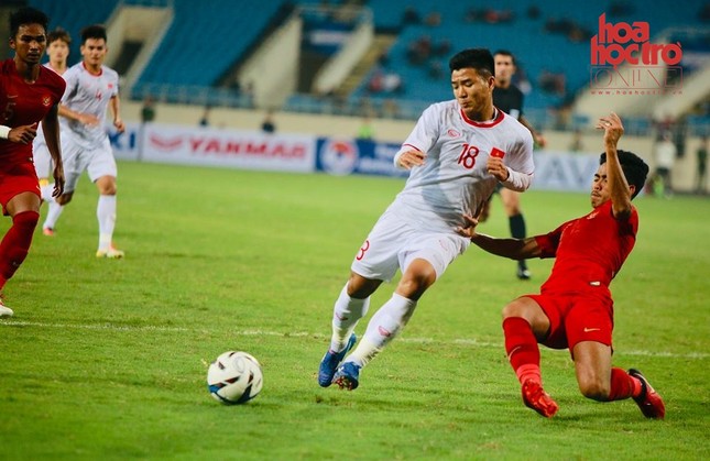 U23 Việt Nam vs U23 Indonesia: Từ cú đá phạt của Quang Hải, Việt Hưng ghi bàn ở phút cuối ảnh 3