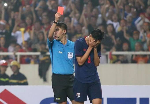 Báo Thái Lan: Trận thua 0-4 là một "cơn ác mộng" ảnh 2