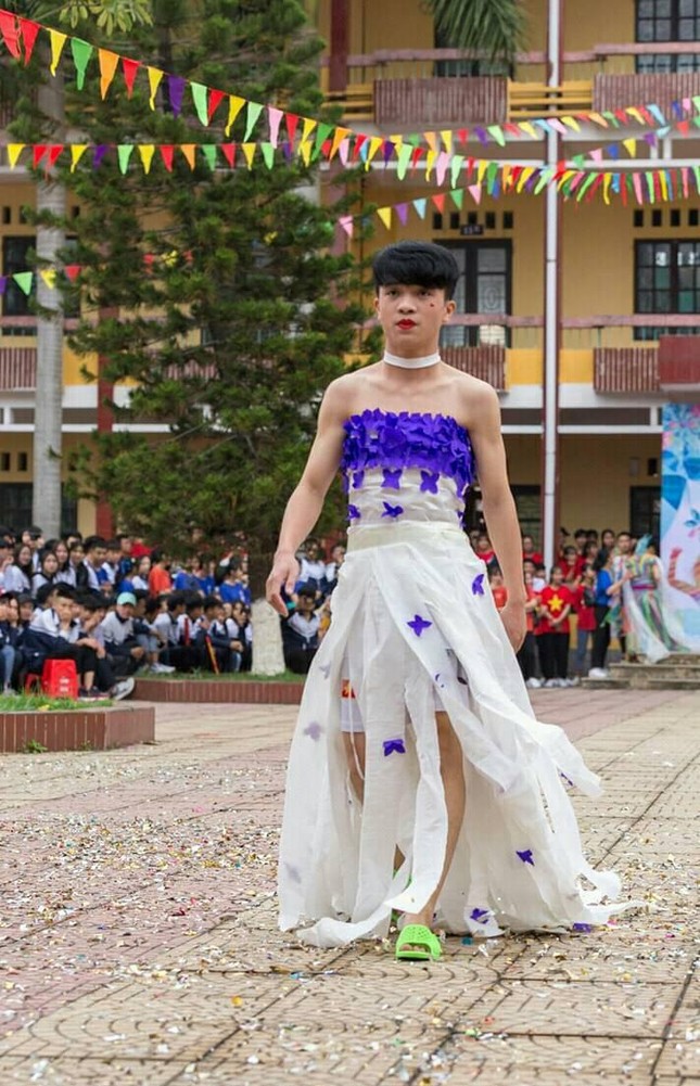 Khi thầy cô tạo điều kiện hết sức để đánh thức "khả năng thiết kế thời trang tiểm ẩn" trong teen ảnh 6