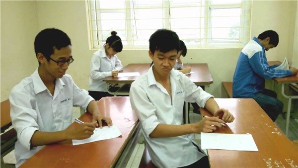 Giáo viên cho mã đề giống hệt, khi có kết quả học sinh mới biết mình "sập bẫy" ảnh 1