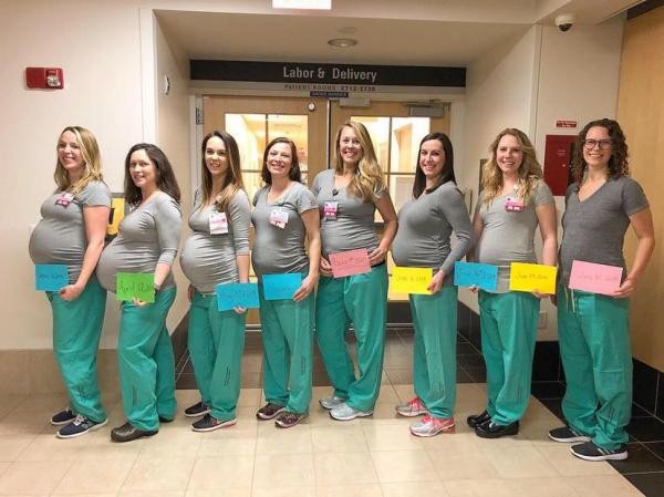 Chuyện hy hữu tại Mỹ: 9 y tá cùng một bệnh viện sắp sinh trong cùng một khoảng thời gian ảnh 1