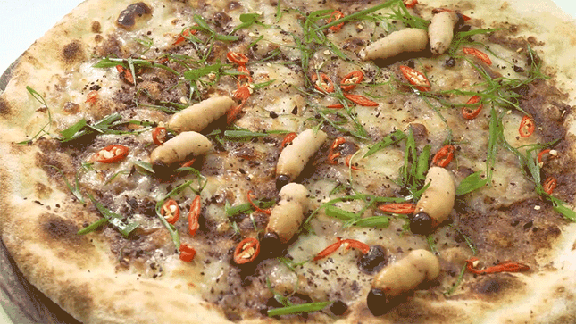Sau pizza mắm tôm gây sốc lại xuất hiện thêm món mới: Pizza Đuông Dừa? ảnh 3