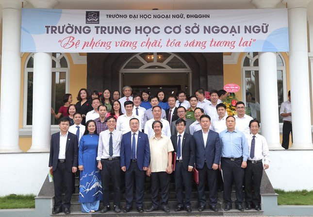 Chính thức thành lập Trường THCS Ngoại ngữ ảnh 2