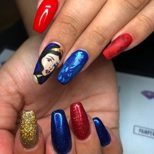 Những mẫu nail mang đến cho bạn cả một thế giới cổ tích ảnh 5