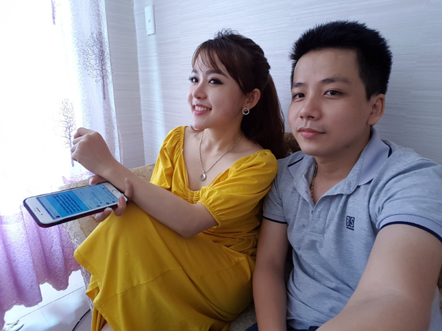 Đã tìm ra bạn gái của Khoa Pug, cô nàng "Cameraman" theo anh đi khắp nơi để kiếm tiền tỷ ảnh 3