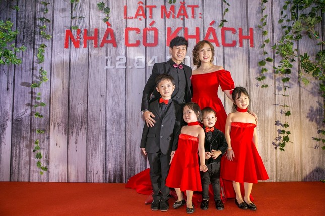 Ngô Thanh Vân, Trường Giang đến chúc mừng vợ chồng Lý Hải trong sự kiện ra mắt phim mới ảnh 1