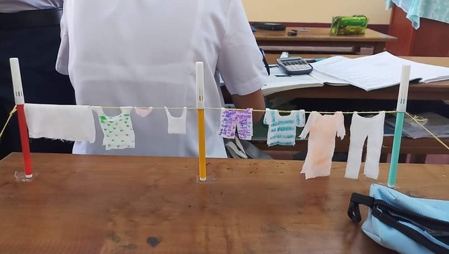 Cười chảy nước mắt với thời trang hàng hiệu đến trường được làm từ giấy ảnh 11