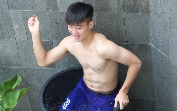 Không chỉ Phan Văn Đức, nhiều cầu thủ bóng đá Việt Nam khiến fan xuyến xao với thân hình khoẻ khoắn ảnh 8