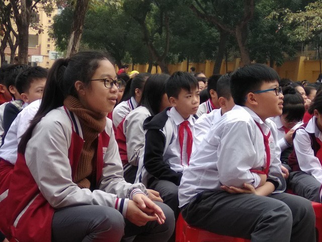 Nghỉ lễ, phụ huynh Hà Nội xôn xao với tiêu chuẩn sơ tuyển lớp 6 toàn điểm 10 ảnh 1