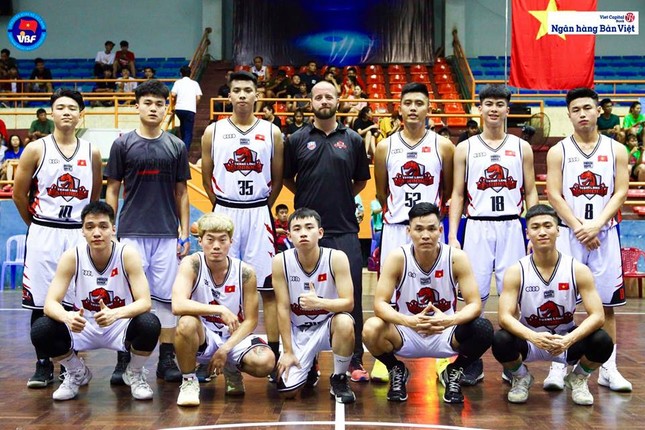 Gặp gỡ hai "hotboy bóng rổ" từ Thang Long Warriors, bạn sẽ hiểu lý do bị "đánh cắp" trái tim! ảnh 1