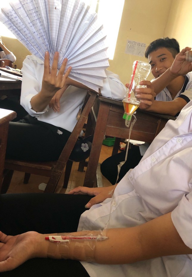 Ngàn lẻ một “biện pháp chống nóng” cười đau ruột của teen khi ông Trời đùng đùng "sốt" ảnh 3