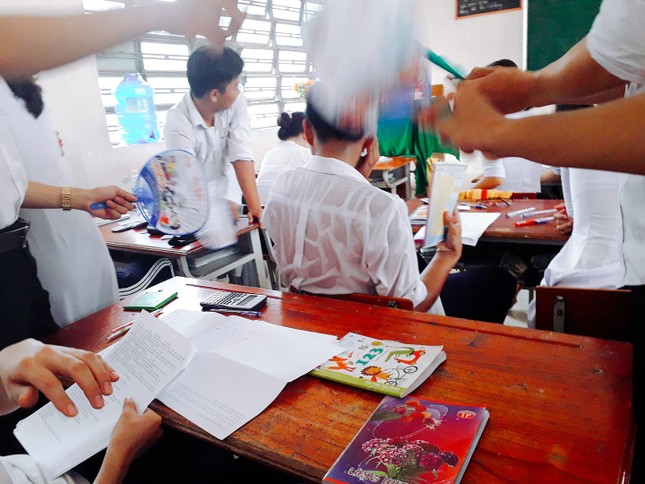 Ngàn lẻ một “biện pháp chống nóng” cười đau ruột của teen khi ông Trời đùng đùng "sốt" ảnh 2