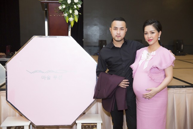 "Tân binh" AMEE tự tin hát live “Anh nhà ở đâu thế” trong cùng sự kiện với đàn chị Bảo Thy ảnh 1