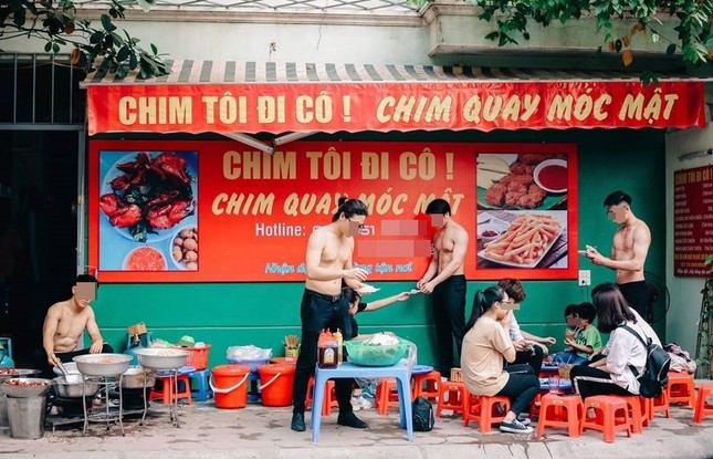 Lộ body quyến rũ bán hàng giữa trưa Hè, dàn mỹ nam khiến hội chị em "phát sốt" ảnh 1
