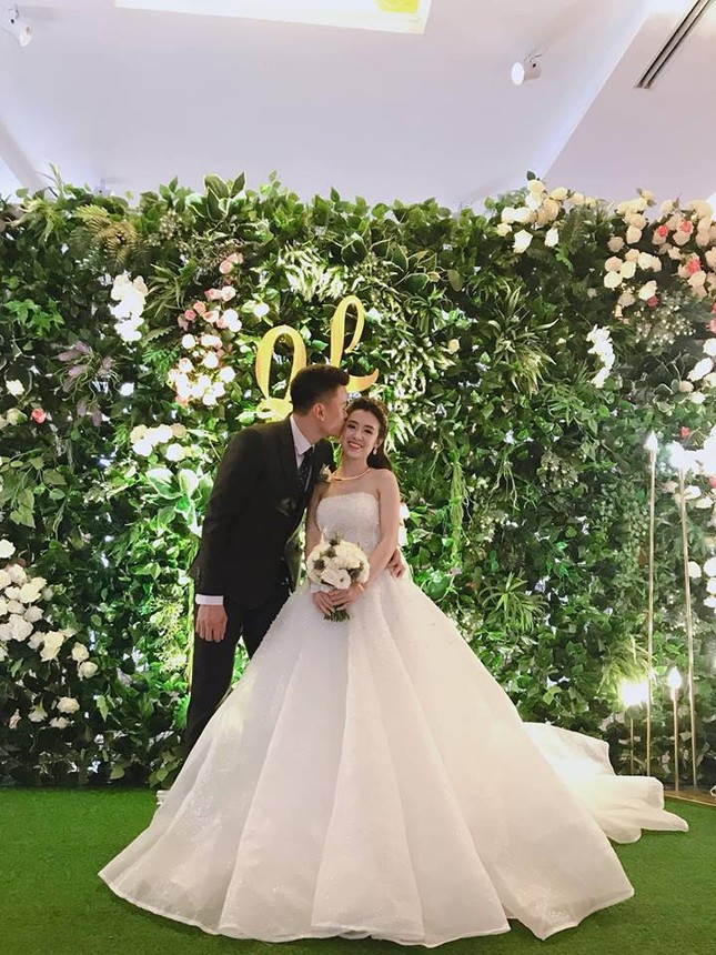 Chuyện tình giữa cầu thủ bóng rổ và thành viên đội cổ vũ, đời thật còn "ngọt" hơn phim! ảnh 7
