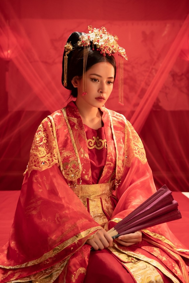 Chi Pu vào vai Cám, kể lại câu chuyện cổ tích quen thuộc dưới góc nhìn mới trong MV cổ trang ảnh 4