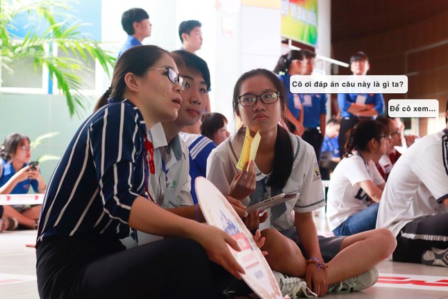 Teen TP.HCM hào hứng thử sức "leo núi" cùng thầy cô ảnh 3