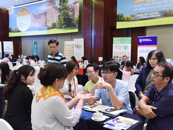 Hà Nội công bố danh sách các trung tâm ngoại ngữ, tư vấn du học được cấp phép ảnh 1