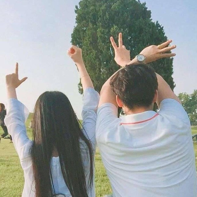Cô gái năm 17 tuổi chẳng đi theo bạn đến hết đời: Tình yêu 8 năm và mất nhau mãi mãi... ảnh 2