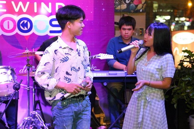 Góc nhìn thanh xuân khác lạ qua đêm nhạc của sinh viên trường Báo ảnh 4