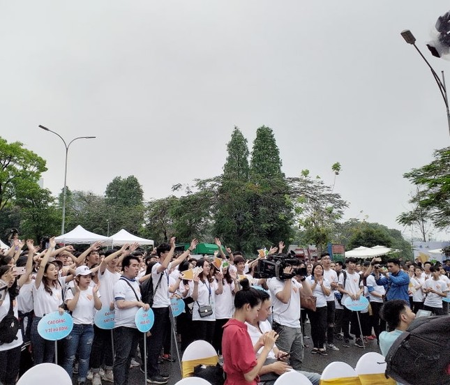 Hà Nội: Hàng ngàn bạn trẻ hào hứng tham gia "Ngày tử tế - Vì môi trường không rác thải" ảnh 2