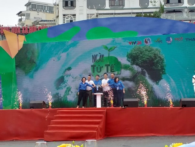 Hà Nội: Hàng ngàn bạn trẻ hào hứng tham gia "Ngày tử tế - Vì môi trường không rác thải" ảnh 5