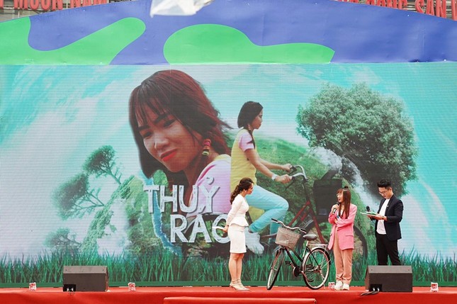 Hà Nội: Hàng ngàn bạn trẻ hào hứng tham gia "Ngày tử tế - Vì môi trường không rác thải" ảnh 3