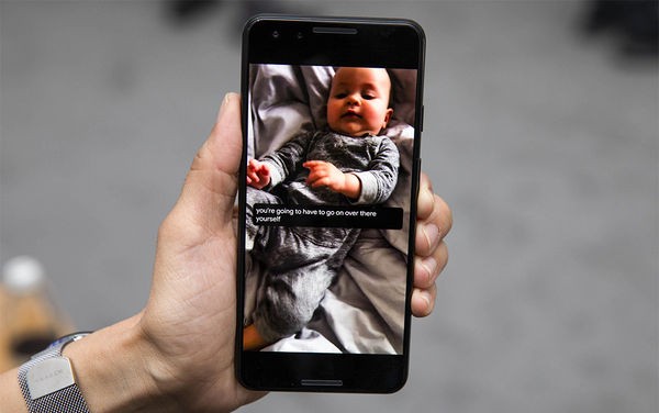 Với tính năng mới này, Google sẽ dịch mọi lời thoại trong video hoặc nhạc ra văn bản ảnh 1