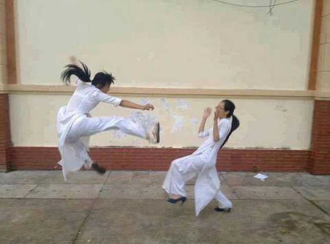 Bị thầy "trù" ế chồng vì quá nghịch ngợm, nữ sinh cưới luôn con trai thầy để "trả thù" ảnh 2