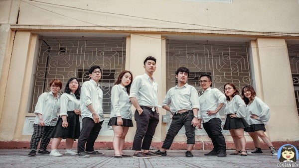 Có bạn thân là để chụp ảnh kỉ yếu “tộc lùn” cùng nhau! ảnh 1
