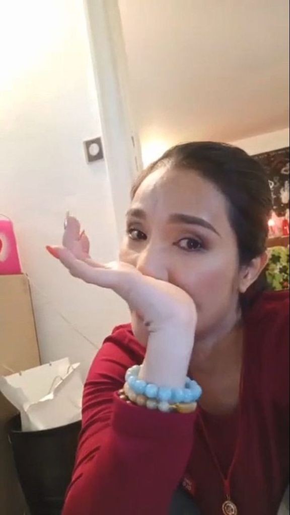 MC Cát Tường bật khóc chia sẻ về việc bị cắt hợp đồng dẫn chương trình "Bạn muốn hẹn hò" ảnh 3