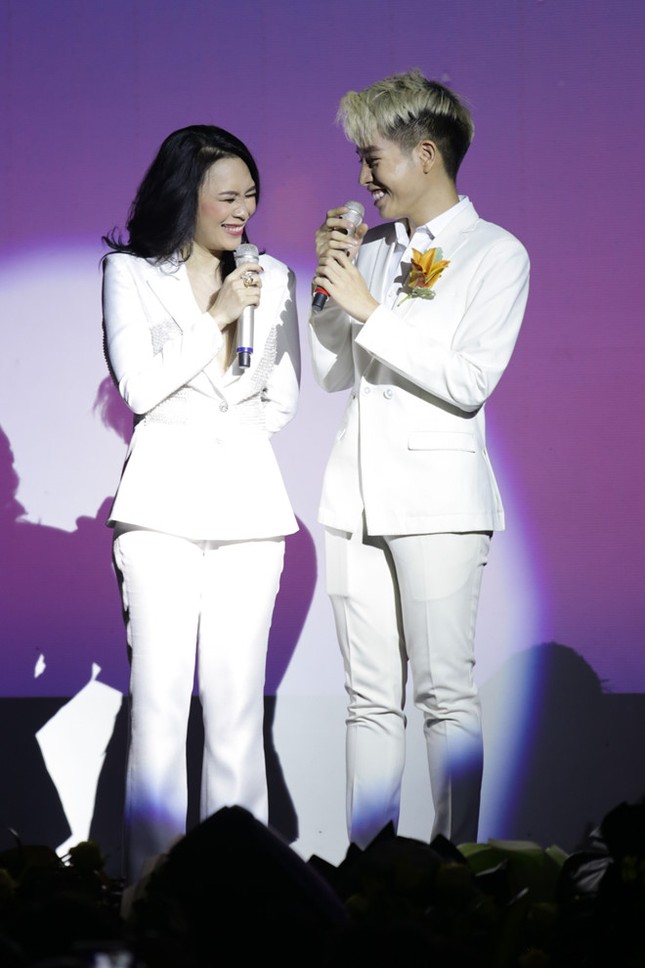Hơn 20 năm giữa showbiz nhiều vội vàng và nhiều thay đổi, có một Mỹ Tâm luôn bình tĩnh sống ảnh 11