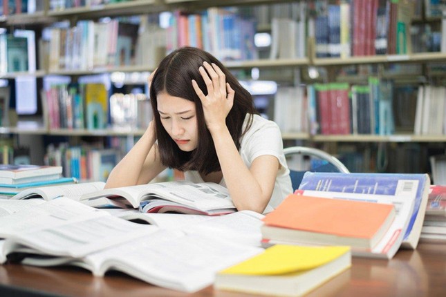 Vùi đầu vào công việc, giới trẻ Hong Kong thấy tội lỗi khi nghỉ ngơi ảnh 1