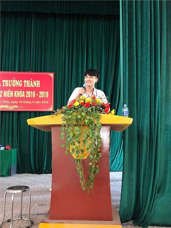 Mượn luôn giờ chào cờ để tỏ tình, chàng trai nhận được cái gật đầu đồng ý của “crush” ảnh 2