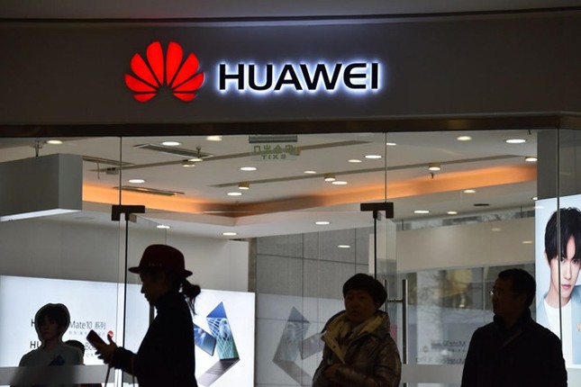 Google bất ngờ cắt quan hệ với Huawei, không cho cập nhật Android ảnh 2