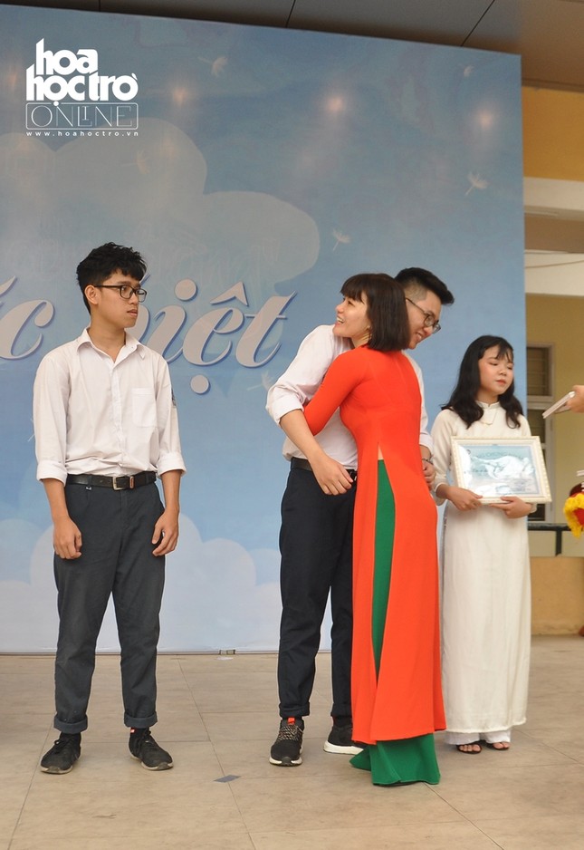 Hà Nội: Buổi chào cờ cuối cùng nhiều cảm xúc của teen 12 ở ngôi nhà chung Yên Hòa ảnh 3