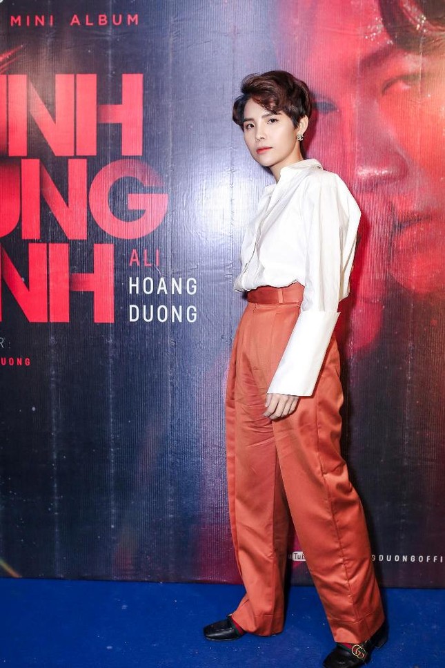 Ali Hoàng Dương “dụ dỗ” thành công sư phụ Thu Minh song ca trong album đầu tay ảnh 1