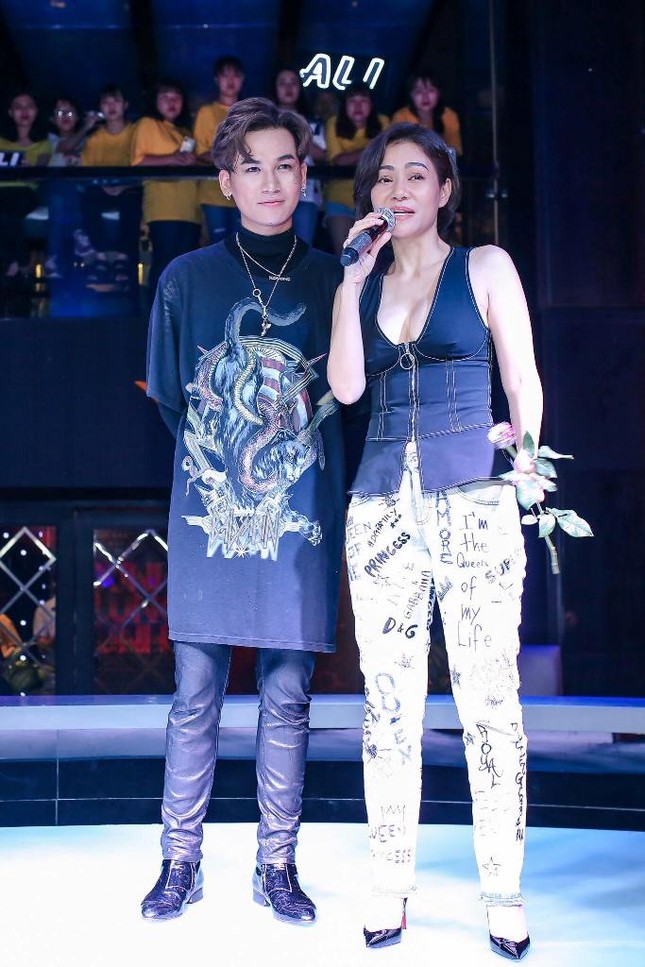 Ali Hoàng Dương “dụ dỗ” thành công sư phụ Thu Minh song ca trong album đầu tay ảnh 4