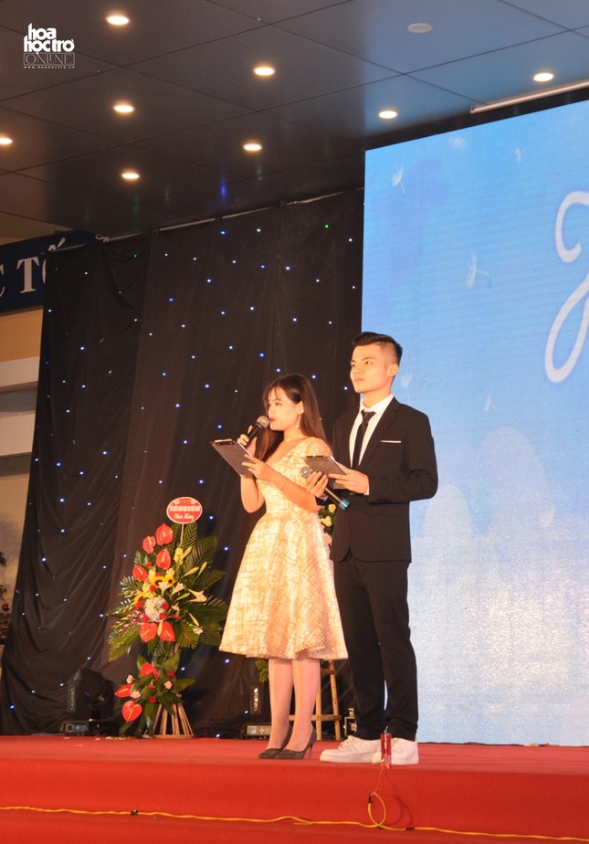 Lễ trưởng thành trong mưa của teen Yên Hòa: Chúng mình hãy bay xa hơn cả mây trời! ảnh 1