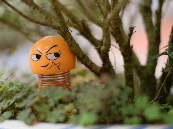 “Emoji lò xo xâm chiếm Trái Đất” đang hot tới độ nào? ảnh 1