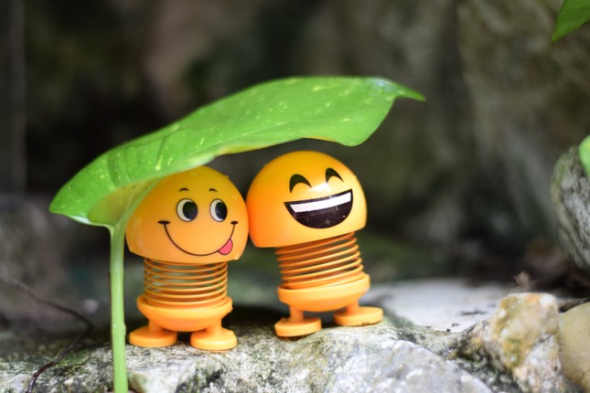 “Emoji lò xo xâm chiếm Trái Đất” đang hot tới độ nào? ảnh 5