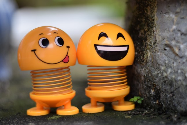 “Emoji lò xo xâm chiếm Trái Đất” đang hot tới độ nào? ảnh 8