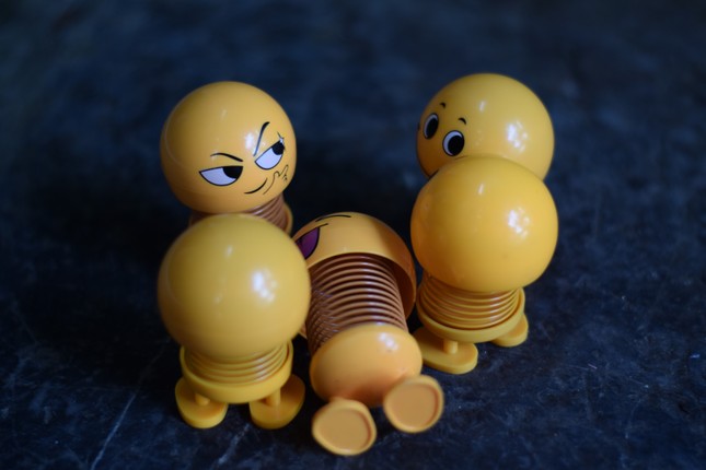 “Emoji lò xo xâm chiếm Trái Đất” đang hot tới độ nào? ảnh 15