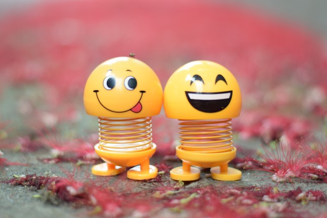 “Emoji lò xo xâm chiếm Trái Đất” đang hot tới độ nào? ảnh 9