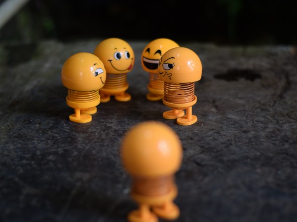 “Emoji lò xo xâm chiếm Trái Đất” đang hot tới độ nào? ảnh 14