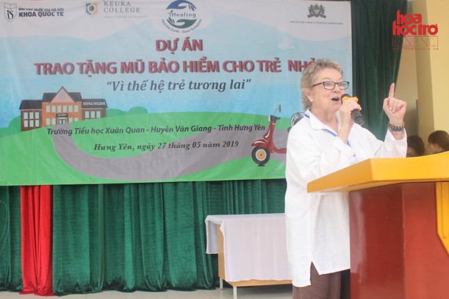 Hưng Yên: Tween tiểu học Xuân Quan háo hức nhận quà 563 mũ bảo hiểm đạt chuẩn ảnh 7