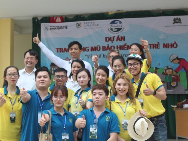 Hưng Yên: Tween tiểu học Xuân Quan háo hức nhận quà 563 mũ bảo hiểm đạt chuẩn ảnh 6